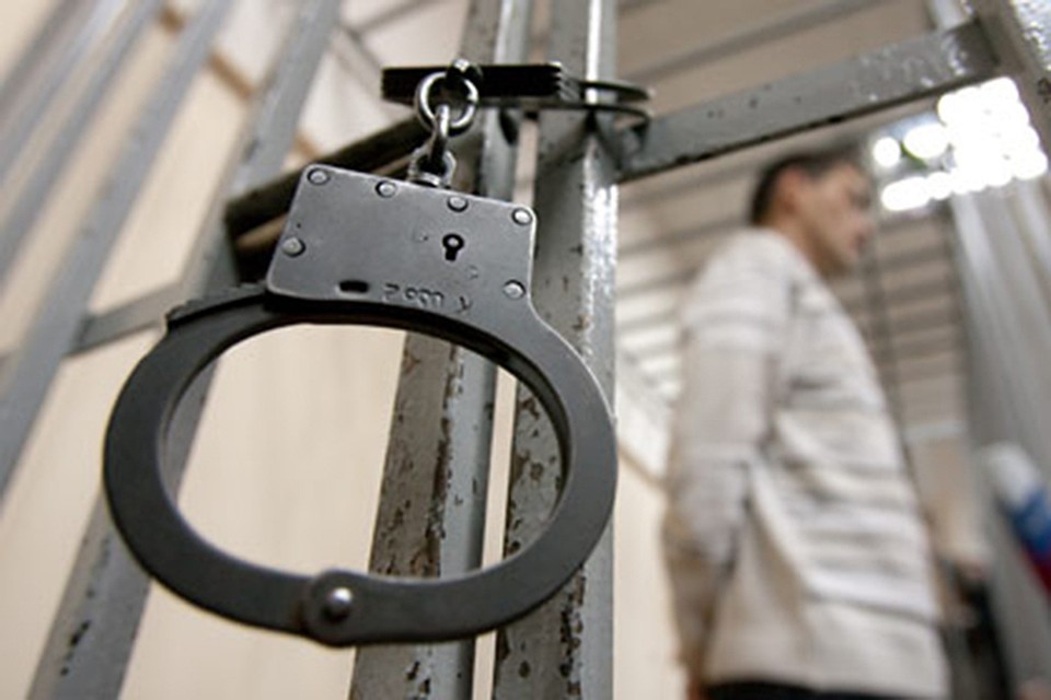 В Омске за пытки и убийство старушки осудили мать с сыном и его девушку