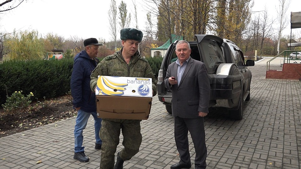 Военные привезли помощь в специализированный дом ребенка