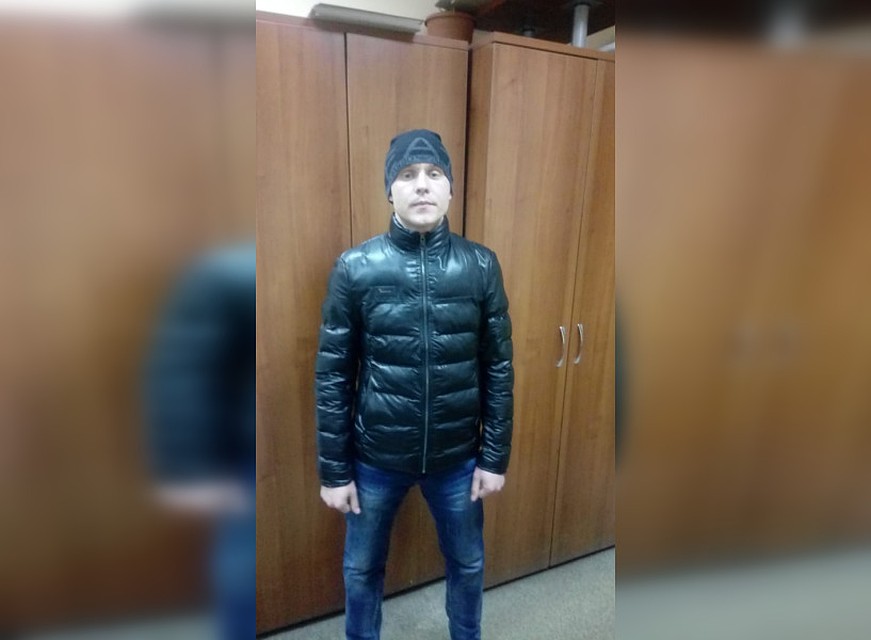 Молодой человек отобрал телефон у ребенка, но его поймали. Фото: МВД по Новосибирской области.
