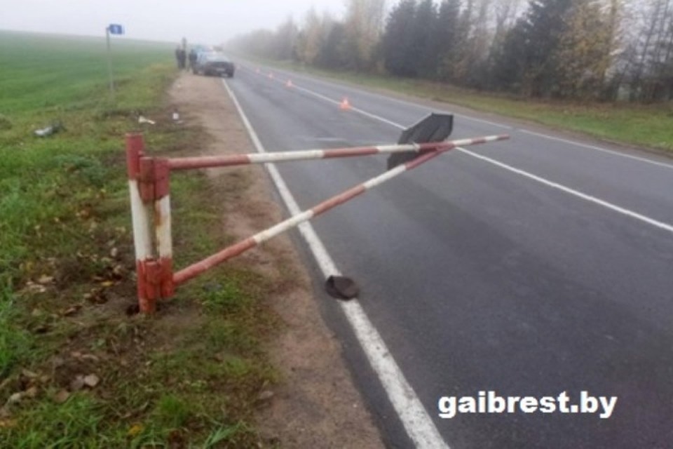 Дежурный по железнодорожному переезду получил травмы. Фото: gaibrest.by