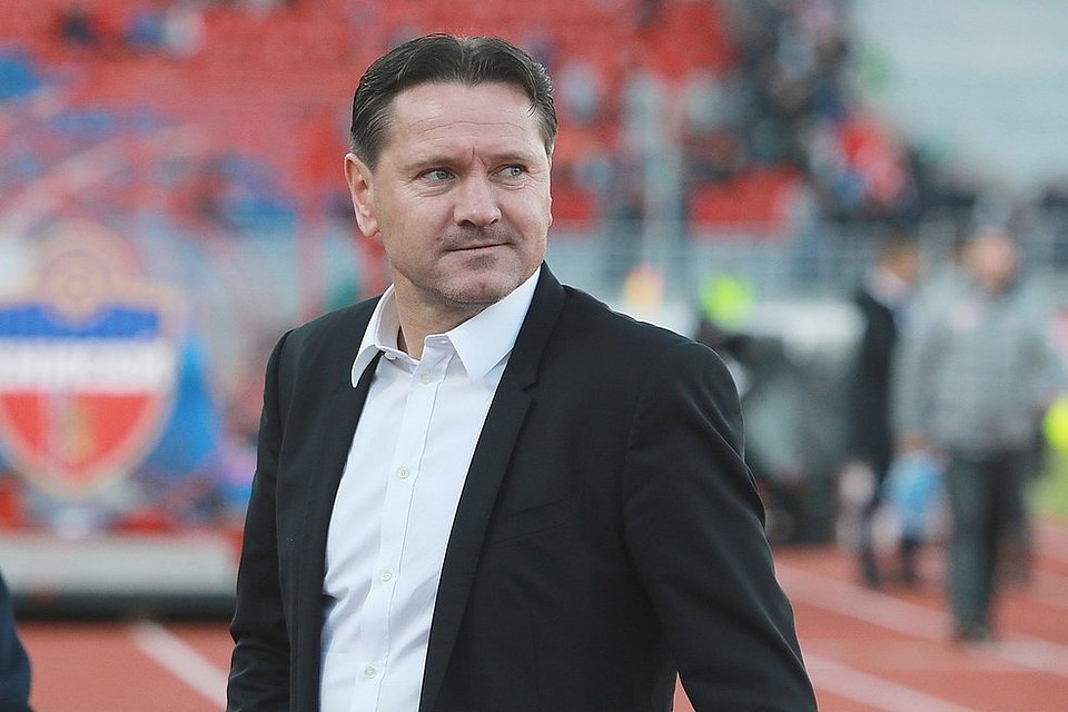 Дмитрий Аленичев остается.