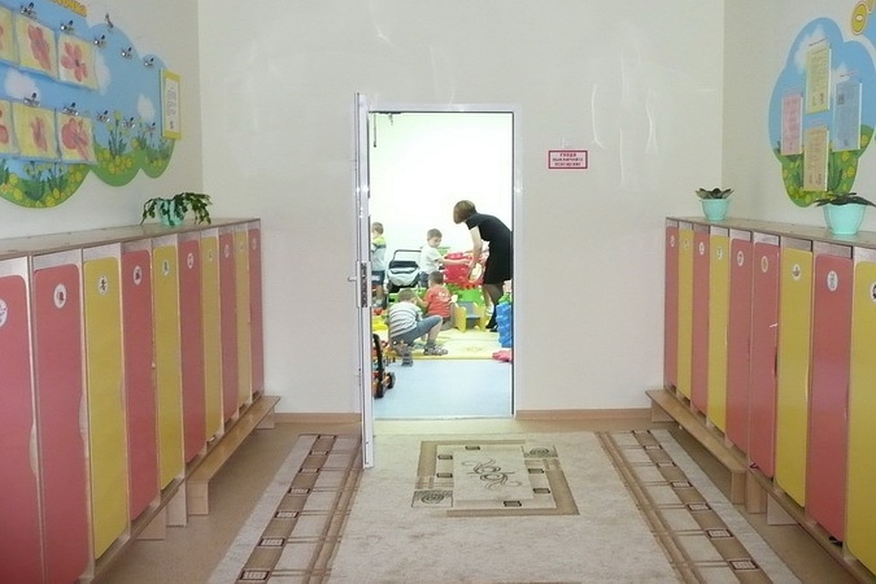 Воспитатели Тюмени просят родителей самим забирать детей из садов