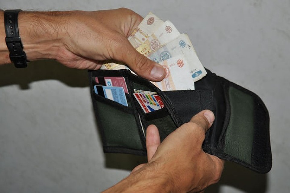 С 1 июля 2019 года лица, получающие пособие по уходу за ребенком, смогут получать параллельно и пособие, и зарплату