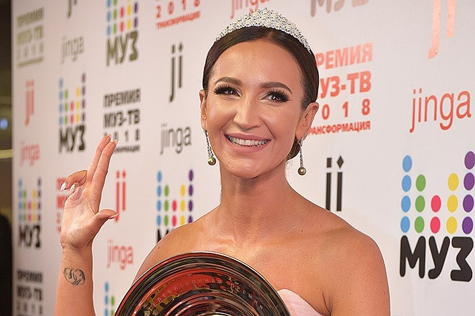 Ольга Бузова поделилась интимными подробностями своей личной жизни и рассказала про первую любовь.