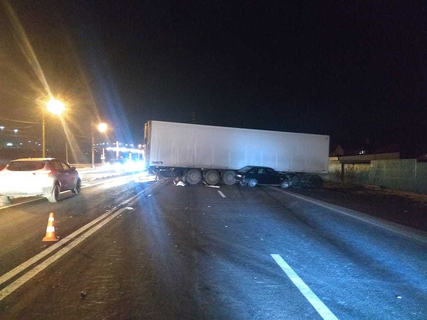 У грузовика отказали тормоза и он смял восемь машин. Фото: ГУ МВД РФ по Краснодарскому краю