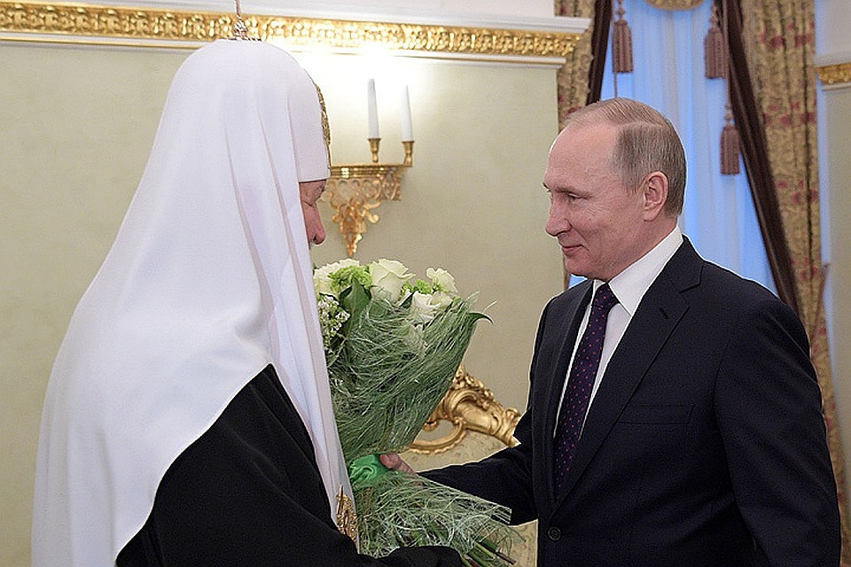 Находящийся сейчас в Сочи Владимир Путин поздравил именинника по телефону. ФОТО Алексей Дружинин/пресс-служба президента РФ/ТАСС