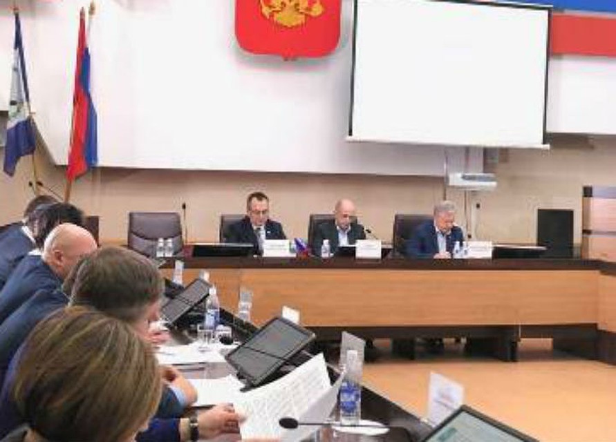 Депутаты Заксобрания настаивают на завершении переселения жителей Приангарья из ветхого и аварийного жилья до конца 2018 года