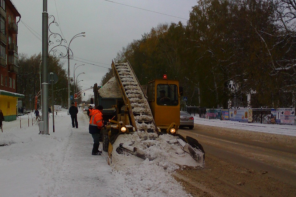 В Петербурге открыли «горячую линию» по уборке дорог от снега.