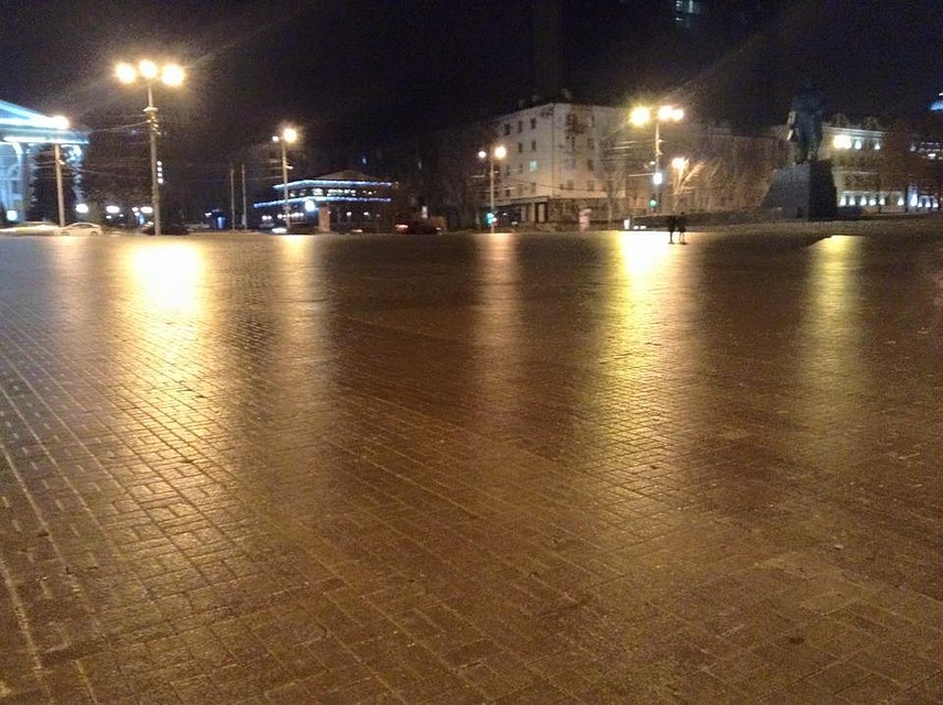 Город превратился в каток