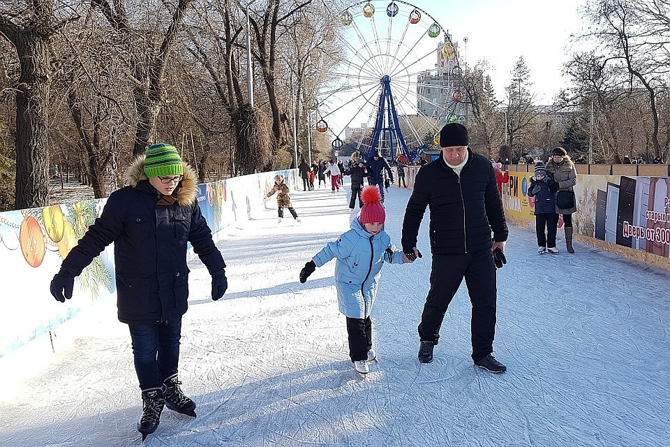 И в горсаду будет каток, правда, позже.