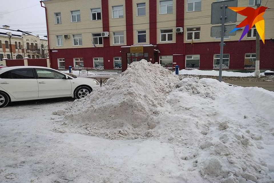 Работало в минувшие выходные на дорогах до 186 единиц техники.