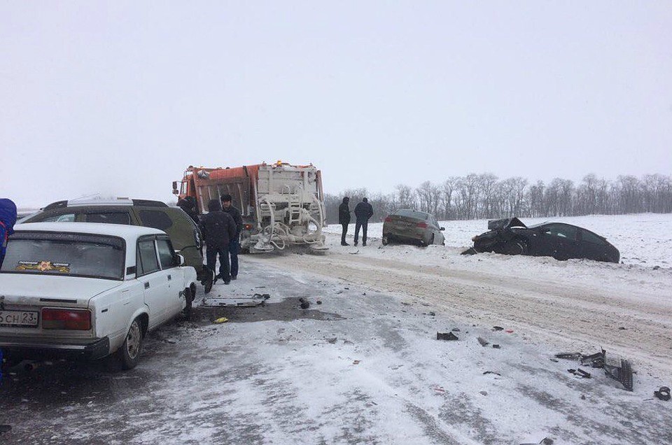 Аварии на трассе М-4 - страшное дело. Фото: ВК, паблик "Ростов Главный".
