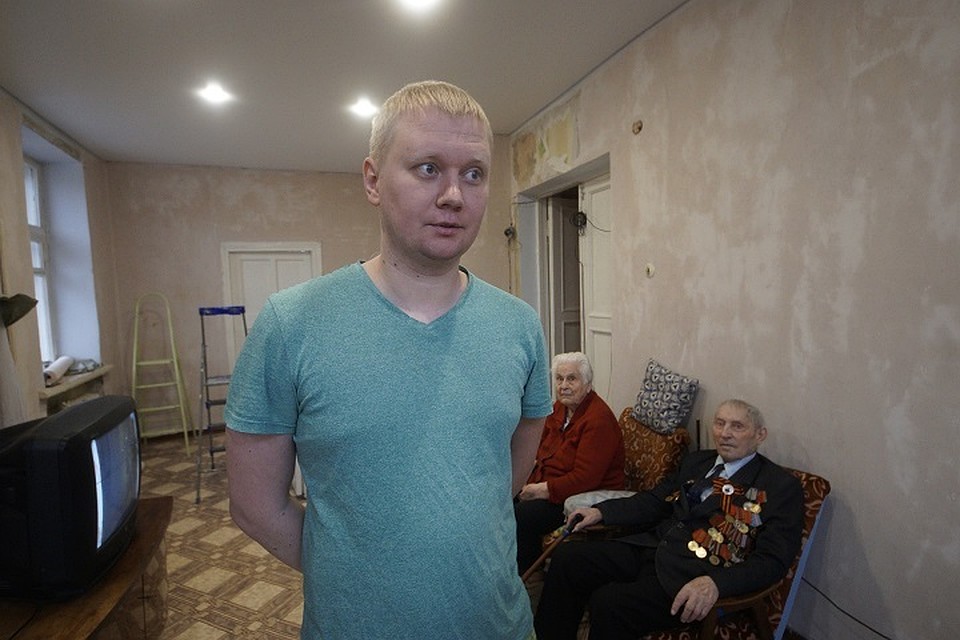 Мужчина уже отремонтировал две квартиры