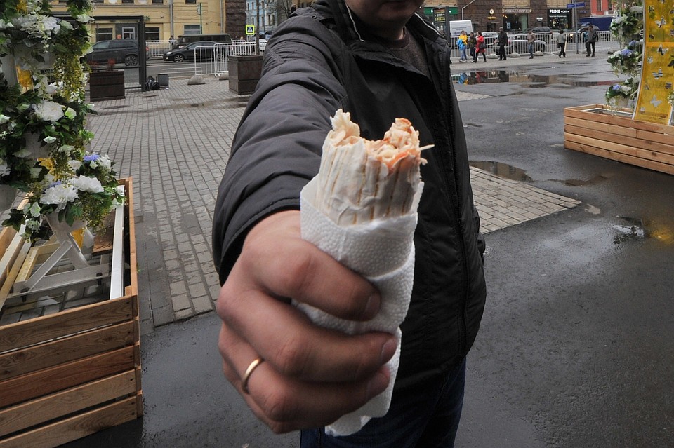 В киосках с шаурмой царила антисанитария