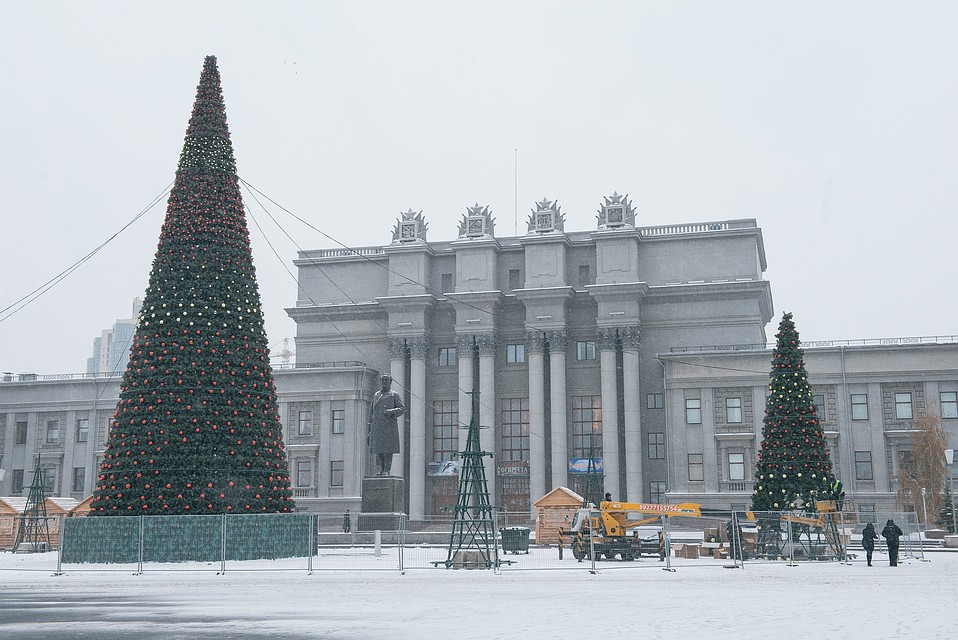 На пл.Куйбышева уже готовятся к празднику