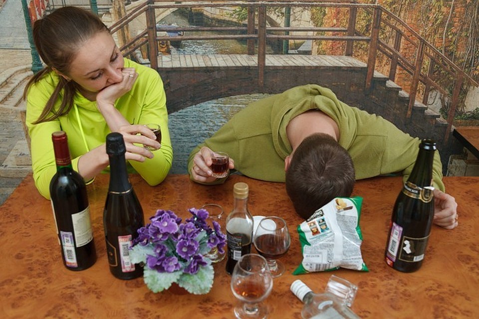 Главное правильно подобрать еду и напитки.