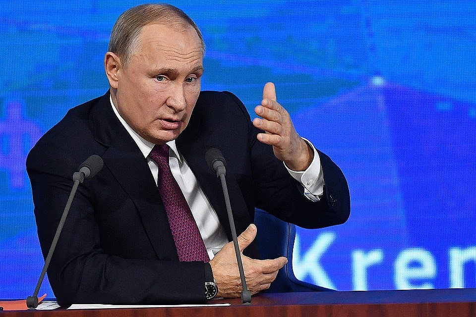 Президент РФ Владимир Путин во время пресс-конференции.