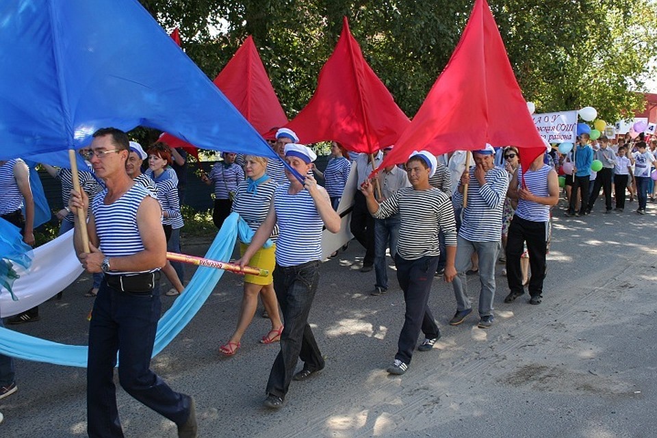 Речники - это люди особой закваски: с одной стороны - романтики и мечтатели, а с другой – дисциплинированная и знающая свое дело команда. Фото из архива Моряковского СП.