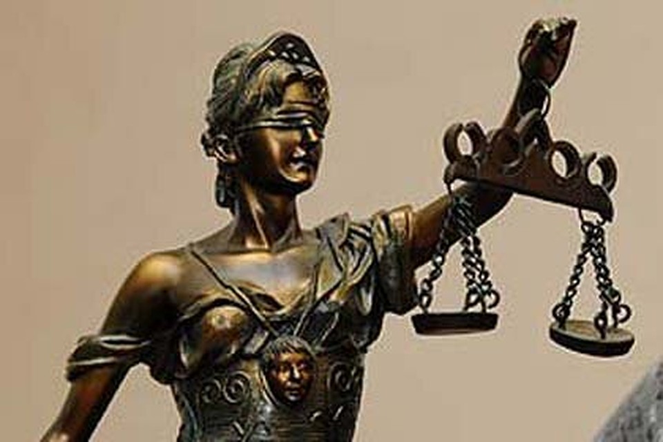 Женщине предстоит ответить за вандализм перед судом.