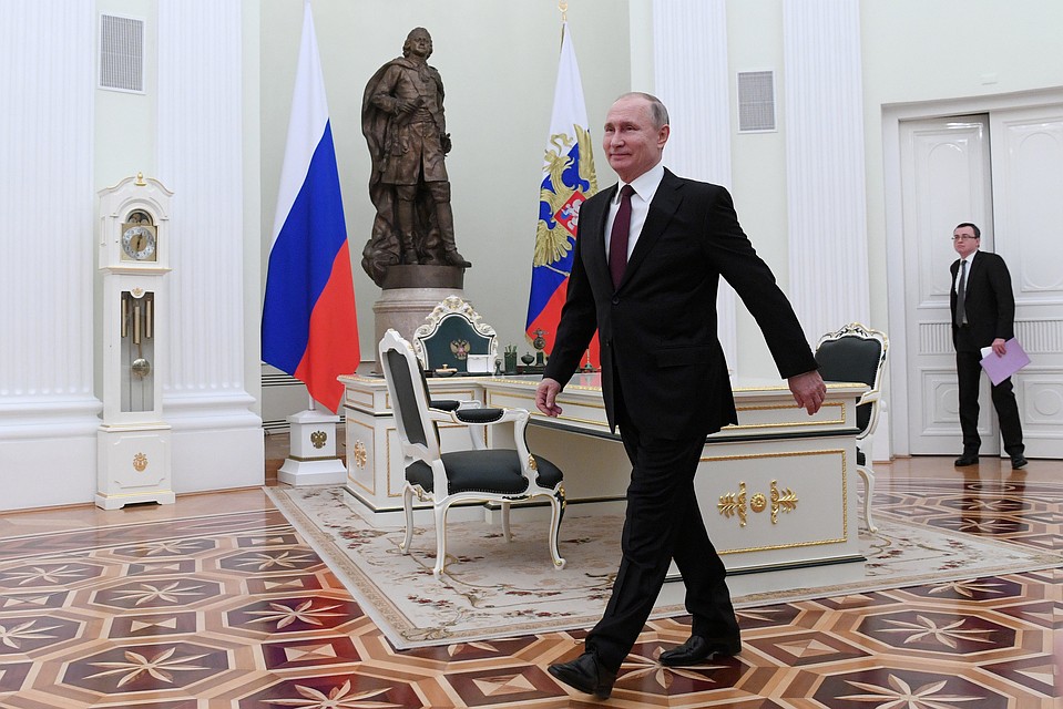 Президент России Владимир Путин пообещал исполнить желание девочки Кристины Ажимовой из Сочи.