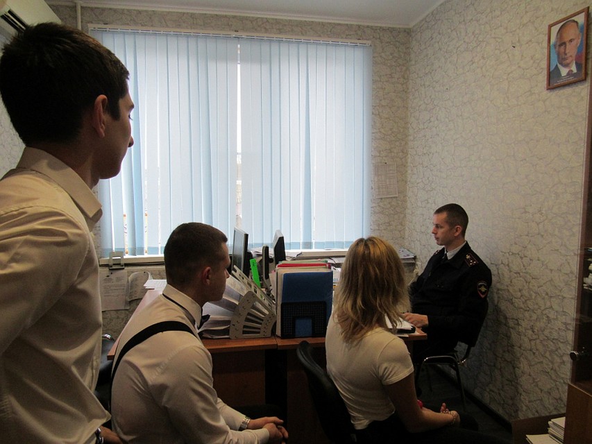 В Белореченске для школьников провели экскурсию по отделению полиции
