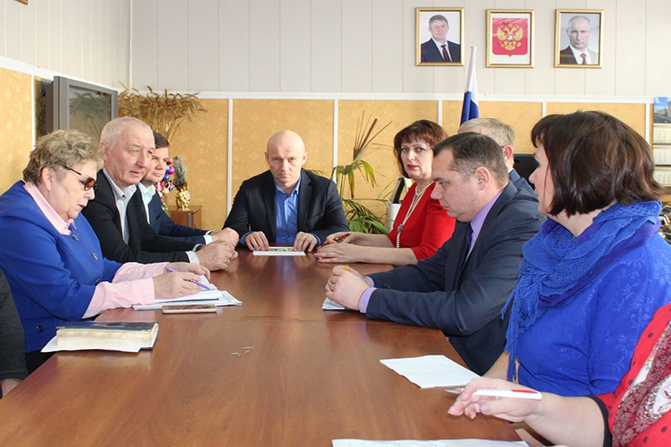Замгубернатора Александр Коробко провел совещание с руководством Стародубского района.