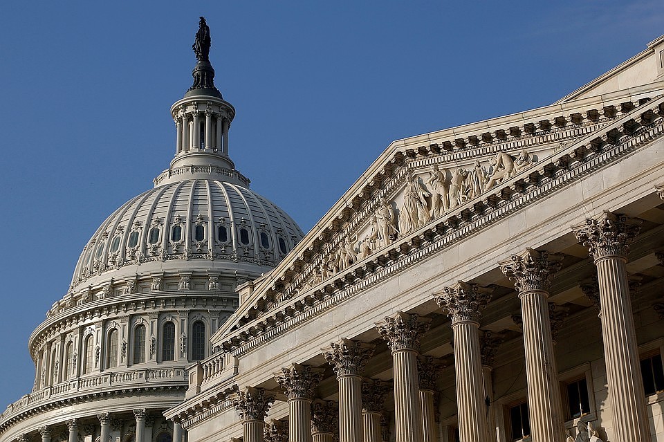Члены семи комитетов Палаты представителей Конгресса США призвали министерство финансов страны оставить в силе санкции, наложенные на компании "Русал" и En+