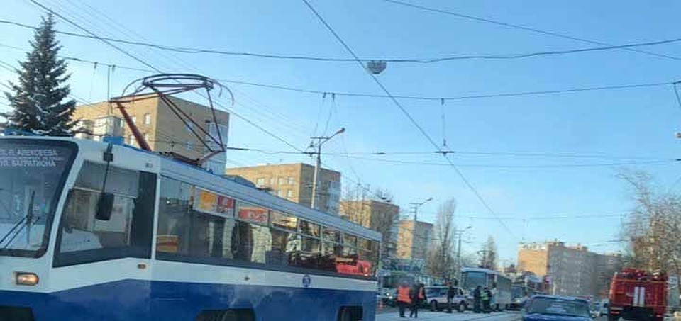В Смоленске маршрутка столкнулась с трамваем. ФОТО: drive2_smolensk.
