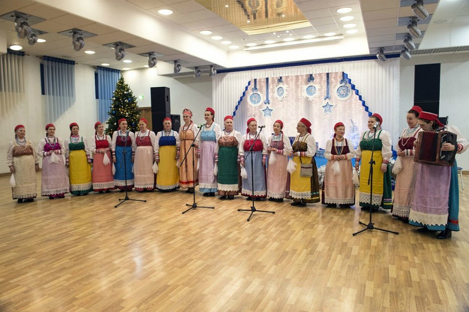 Фольклорный ансамбль «Беломорье», который примет участие в концерте «Рождественские встречи». Фото: Мурманский областной Дворец культуры и народного творчества имени Кирова.
