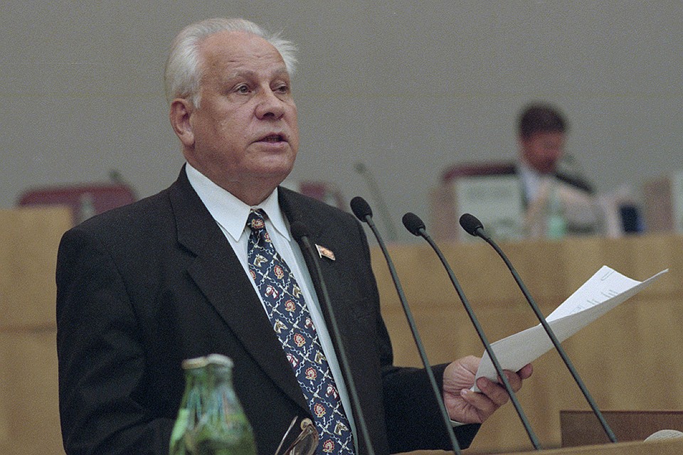 Анатолий Лукьянов на трибуне Госдумы в 1999 году. Фото Мусаэльян Владимир/Фотохроника ТАСС