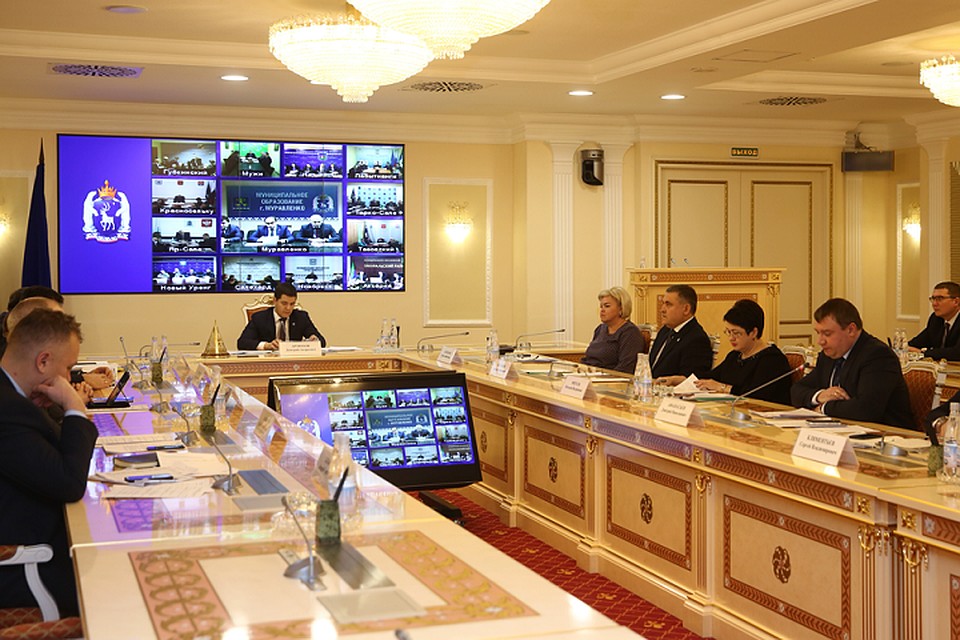 Дмитрий Артюхов оценил старания оперативных служб во время новогодних праздников Фото: правительство ЯНАО