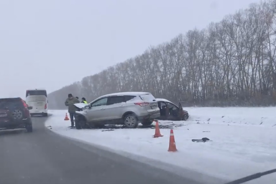 Водитель Chevrolet выехал на встречную полосу Фото, видео: Кристина Водянова / "ВКонтакте"