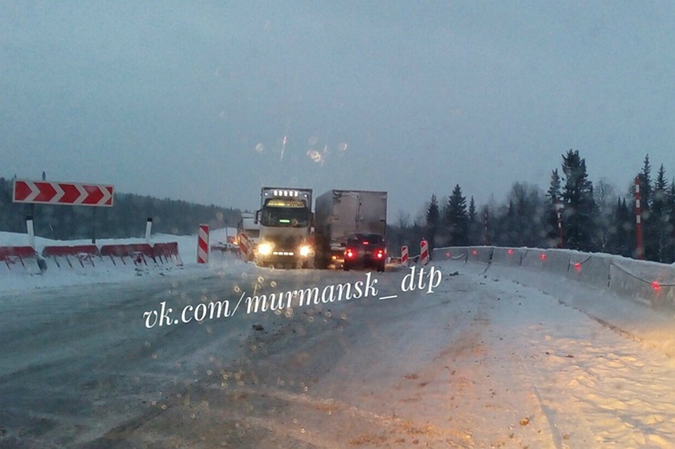 ДТП произошло на трассе в сторону Питера. Фото: vk.com/murmansk_dtp.
