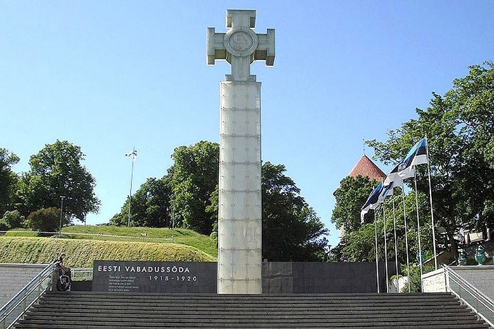 Монумент Свободы ремонтируют в очередной раз. Фото: с сайта maxpark.com
