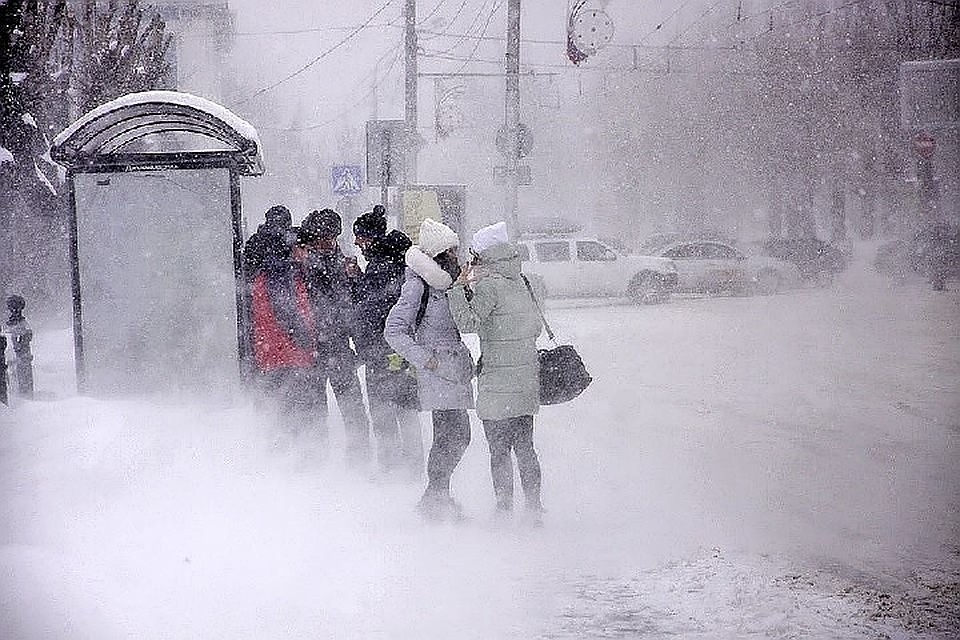 Опять метель.