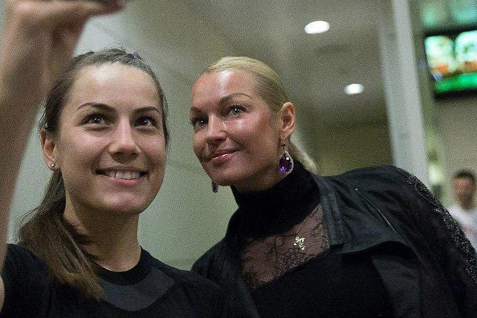 Чемпионка мира по боксу пригрозила побить Шнурова за предлождение "раздвинуть ляжки" Волочковой. Фото: instagram.com/sharipova_firuza