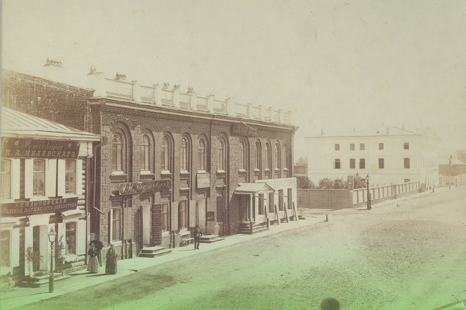Фото-заведение П.А. Милевского на углу Большой и 4-й Солдатской. 1890-е. Фото: предоставлено краеведческим музеем