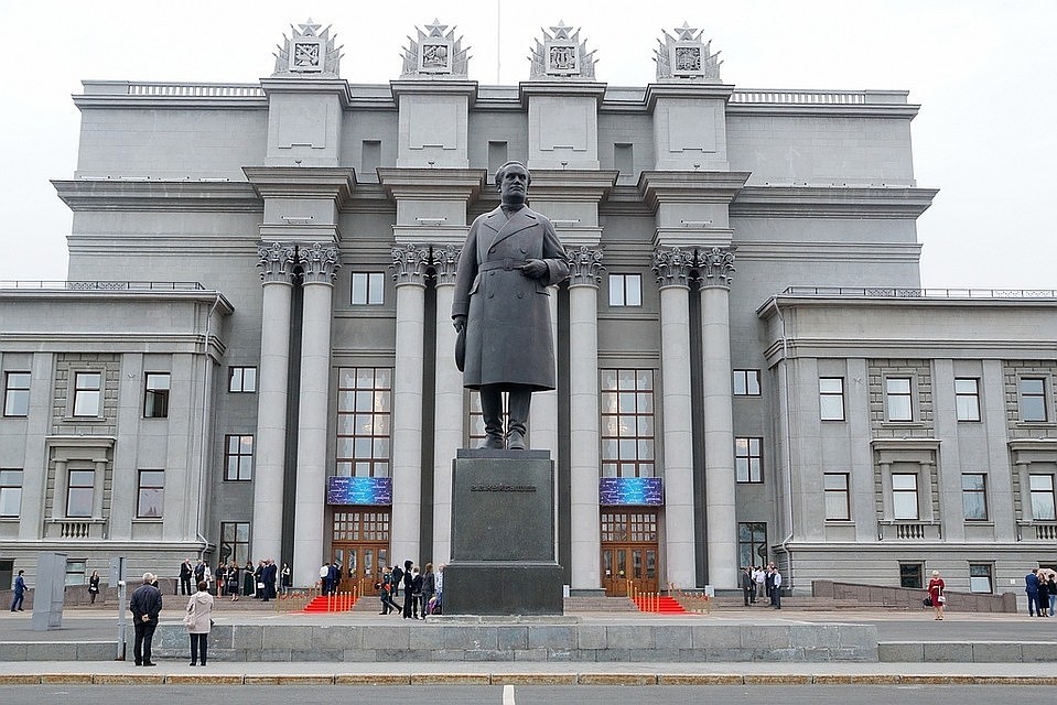 Горожанин предложил убрать памятник Куйбышеву в один из скверов