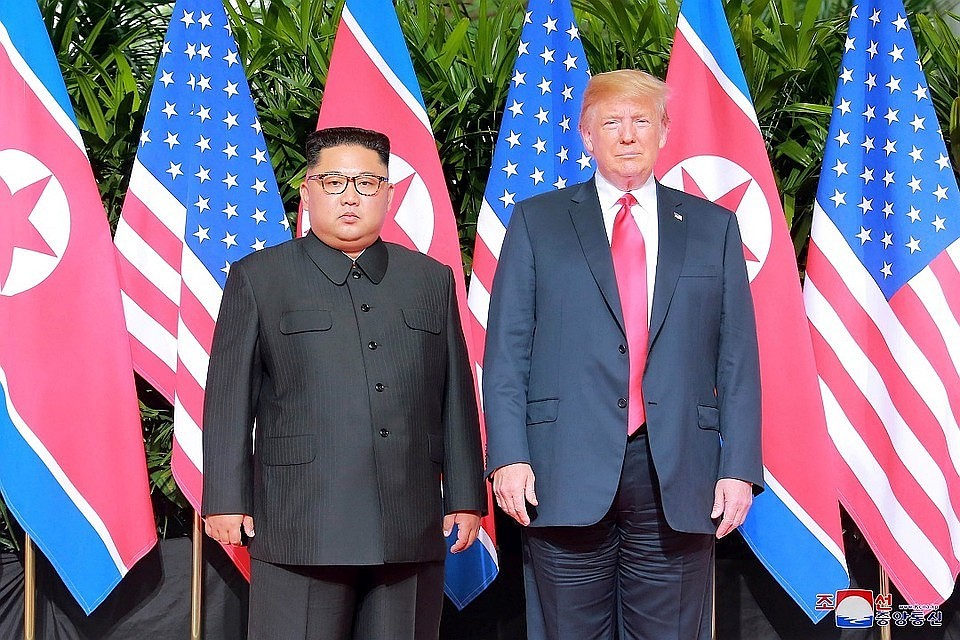 Глава Северной Кореи Ким Чен Ын и президент США Дональд Трамп