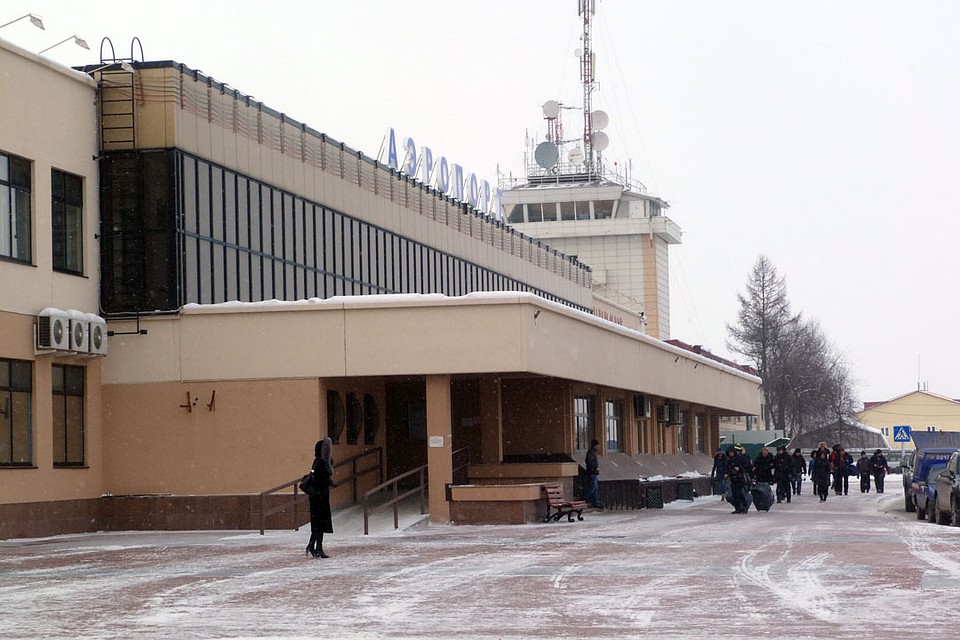 Бесплатную парковку у аэропорта "Рощино" в Тюмени временно закрывают