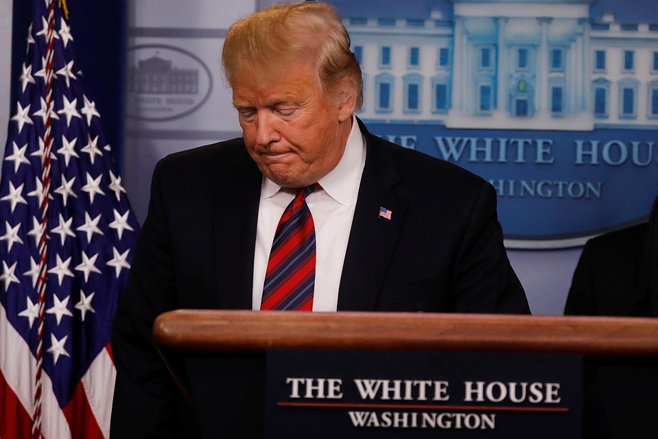 Рейтинг одобрения деятельности президента США Дональда Трампа упал до 40%
