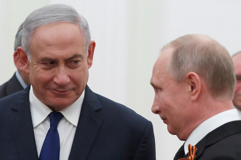Премьер-министр Израиля Биньямин Нетаньяху (слева) и президент России Владимир Путин