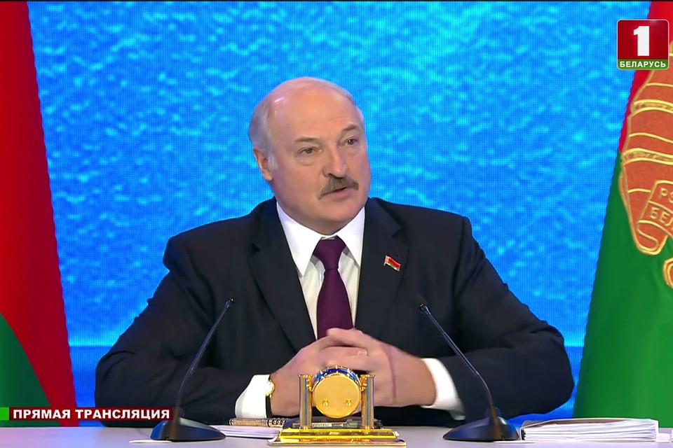 Александр Лукашенко проводит «Большой разговор» с представителями общественности и СМИ. Фото: кадр "Беларусь 1"
