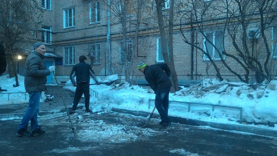 Жильцы двора дома по ул. Энгельса, 59 - всем пример! Фото: Наталья Казанцева.