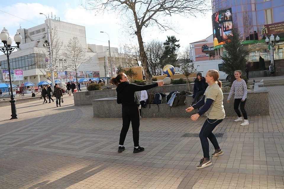 В Симферополе тепло +10…+12°.