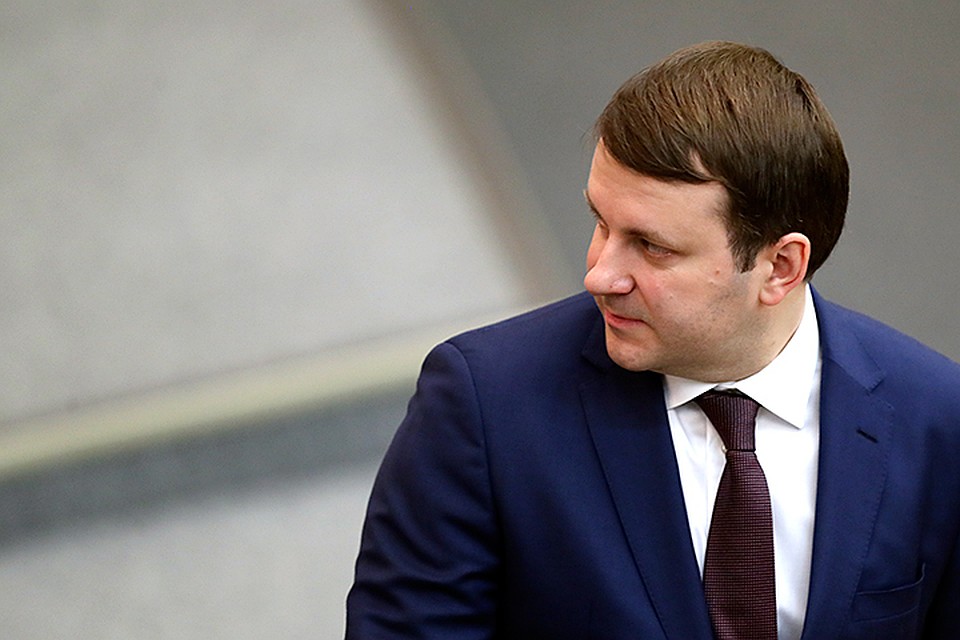 Впервые отчет члена правительства остановили и решили перенести на несколько недель. Ну, чтобы Орешкин выполнил домашнее задание от Володина. Фото: Сергей Савостьянов/ТАСС