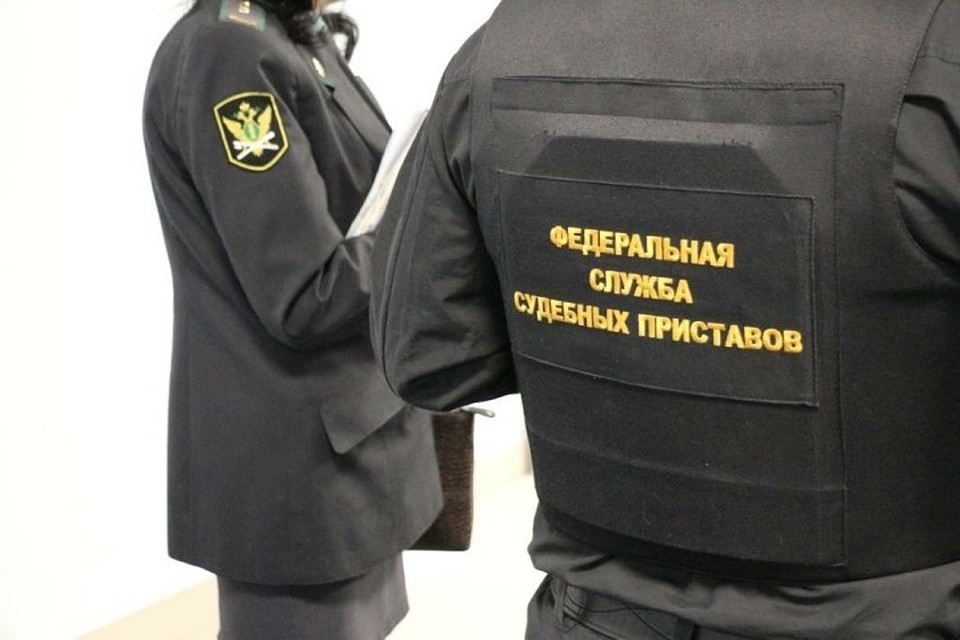 Лишь после появления в телепередаче мужчина сам пришел к судебным приставам. Фото: УФССП России по Кемеровской области.