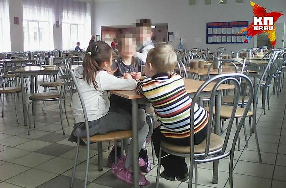 Второклассник едва не погиб от удушья в школе на Смородина