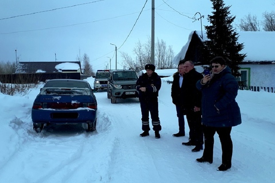 В Красноселькупе автоинспекторы и общественники проверили состояние дорог Фото: 89.мвд.рф