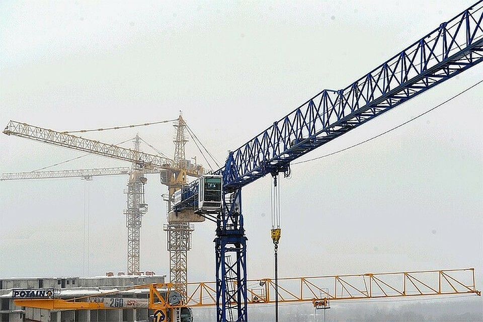 В Краснодаре на Стасова убрали опасный башенный кран